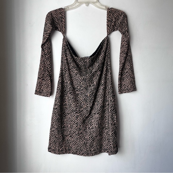 Motel Geneva Bodycon Dress in Tiger Net Tan M - Picture 8 of 8